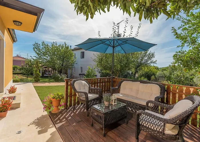 House Antonio Nyaraló