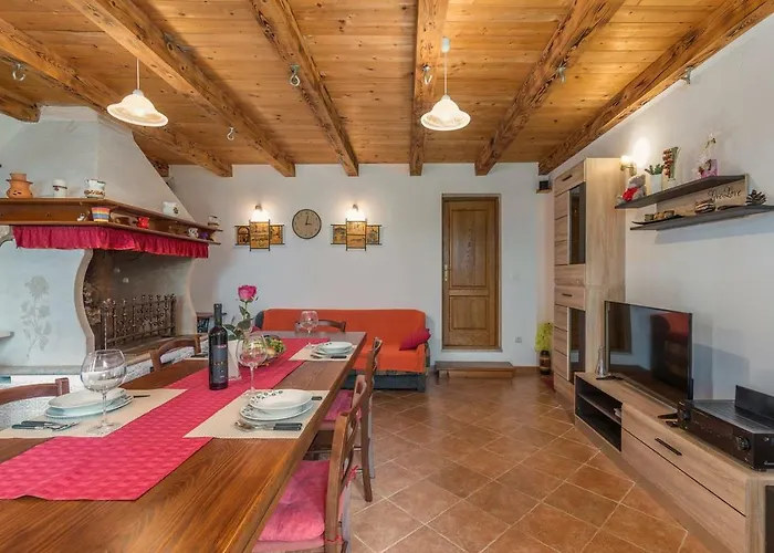 House Antonio Nyaraló