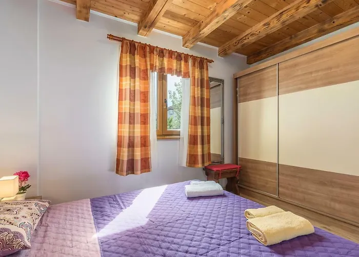 House Antonio Nyaraló